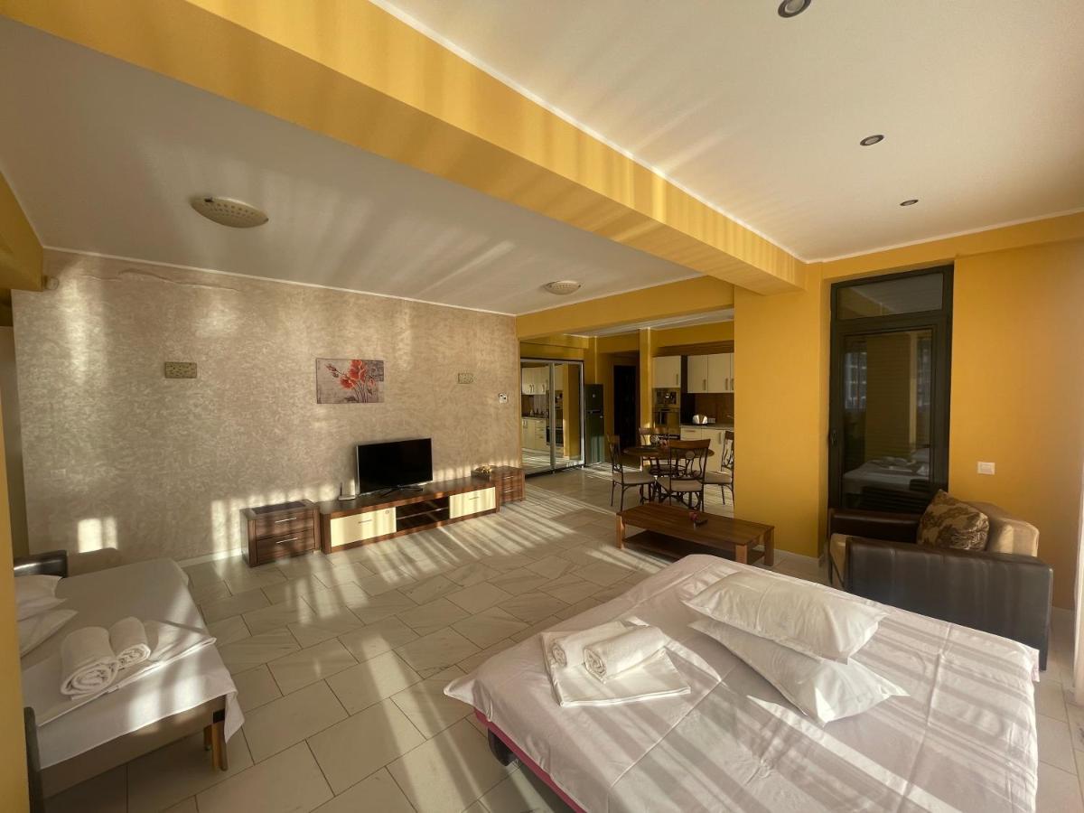 Sophia Lake View Suite Mamaia Eksteriør bilde