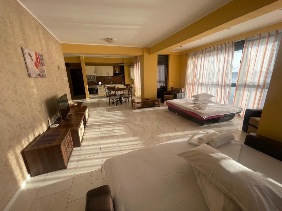 Sophia Lake View Suite Mamaia Eksteriør bilde