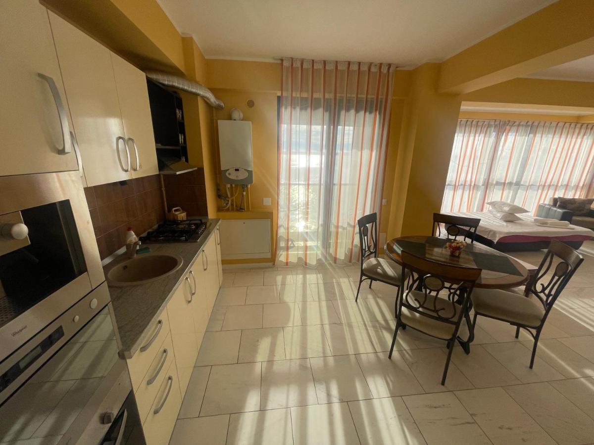 Sophia Lake View Suite Mamaia Eksteriør bilde