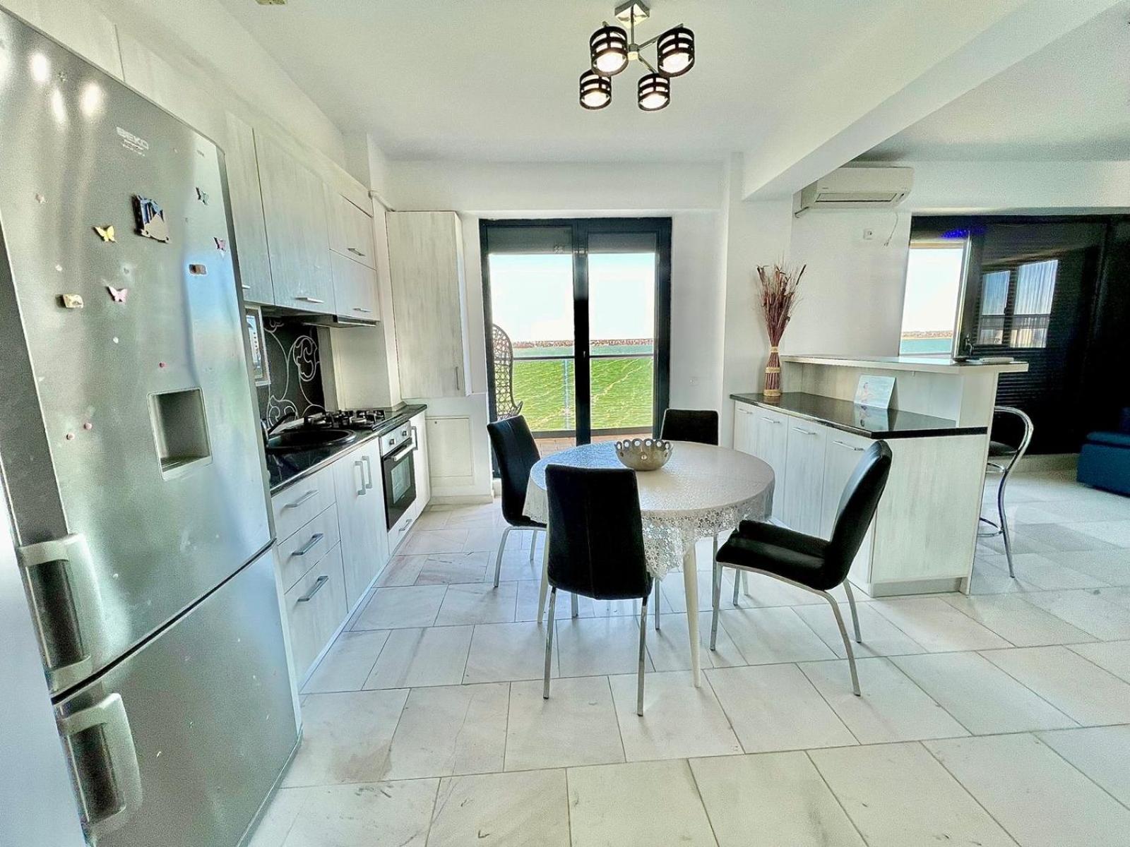 Sophia Lake View Suite Mamaia Eksteriør bilde